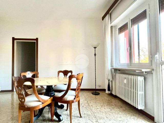 Appartamento in vendita a Carate Brianza, Lombardia