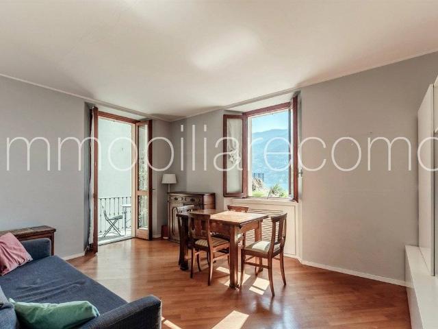 Appartamento in vendita a Carate Urio, Lombardia