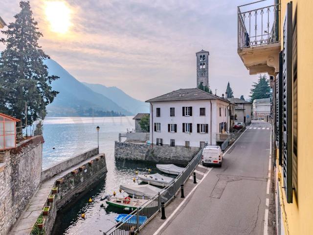 Appartamento in vendita a Carate Urio, Lombardia