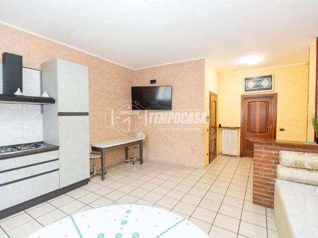 Appartamento in vendita a Caravaggio, Lombardia