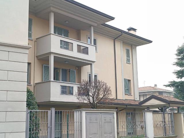 Appartamento in vendita a Caravaggio, Lombardia