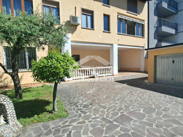 Appartamento in vendita a Caravaggio, Lombardia