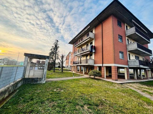 Appartamento in vendita a Caravaggio, Lombardia