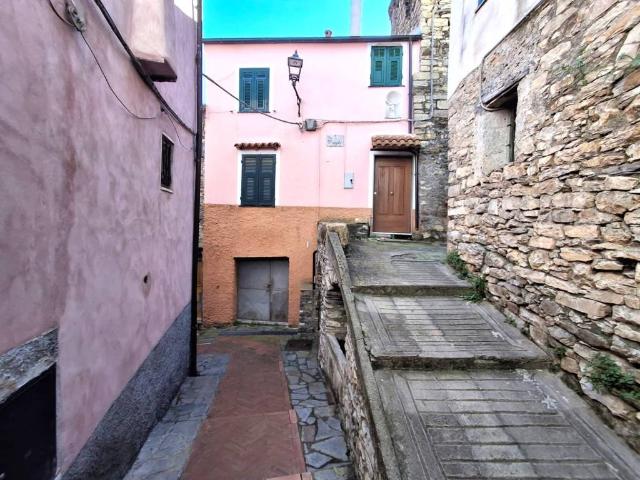 Appartamento in vendita a Caravonica, Liguria
