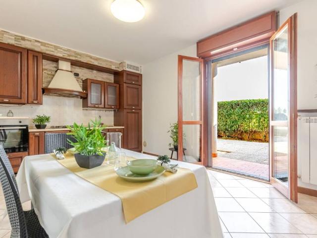 Appartamento in vendita a Carbonate, Como