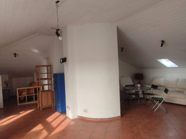 Appartamento in vendita a Cardano Al Campo, Lombardia