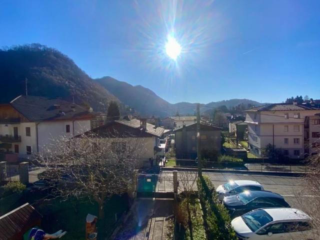 Appartamento in vendita a Carenno, Lombardia