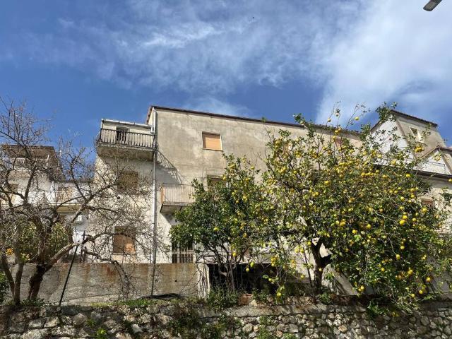 Appartamento in vendita a Calabria, Reggio Calabria