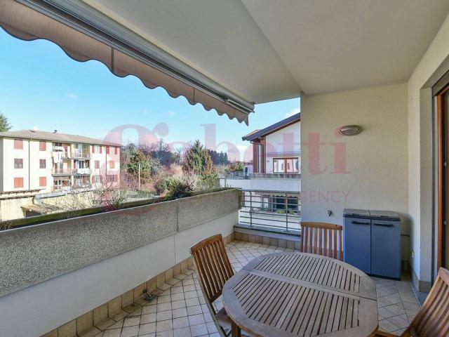Appartamento in vendita a Carimate, Como