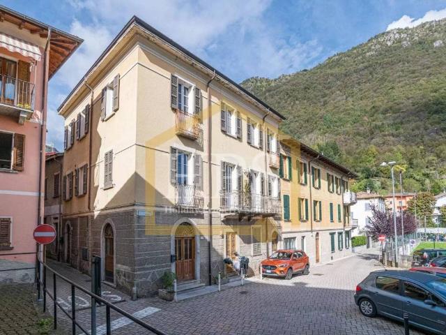 Appartamento in vendita a Carlazzo, Lombardia