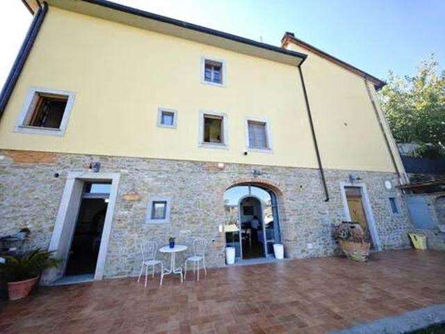Appartamento in vendita a Castello, Carmignano