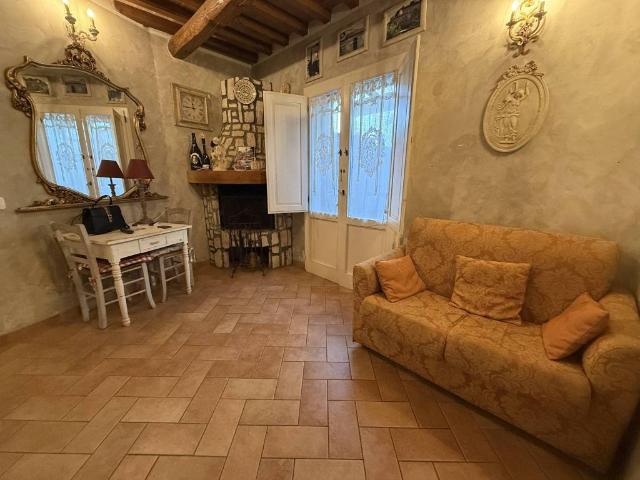 Villa Indipendente in vendita a Carmignano, Comeana