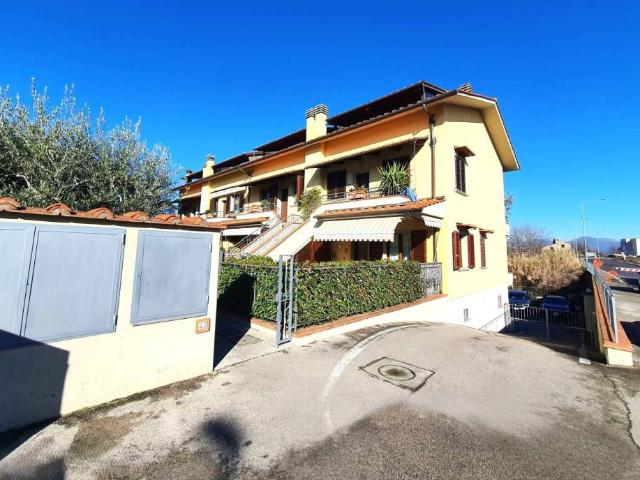 Appartamento in vendita a Carmignano, Toscana