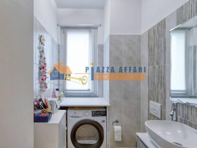 Appartamento in vendita a Carnago, Lombardia
