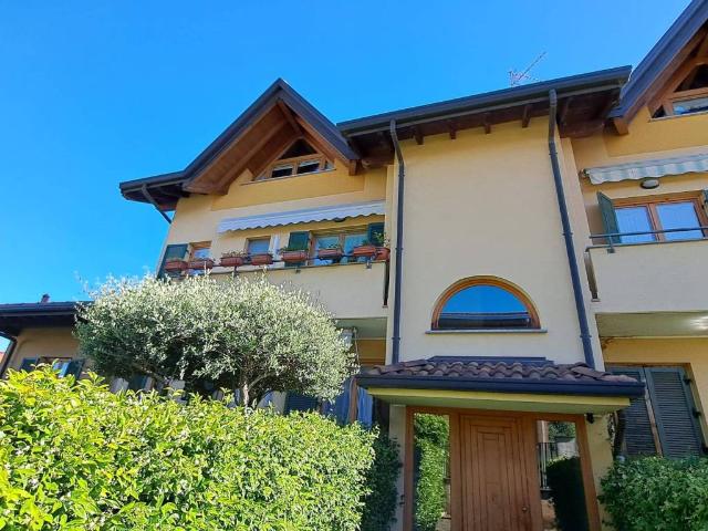 Appartamento in vendita a Carnago, Lombardia