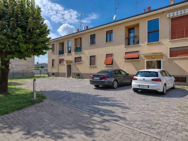 Appartamento in vendita a Carnago, Lombardia