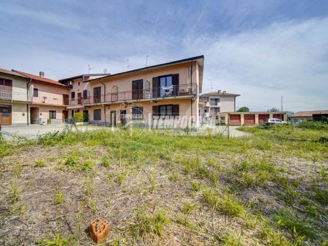 Appartamento in vendita a Carnago, Lombardia