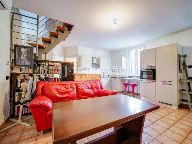 Appartamento in vendita a Carnago, Lombardia