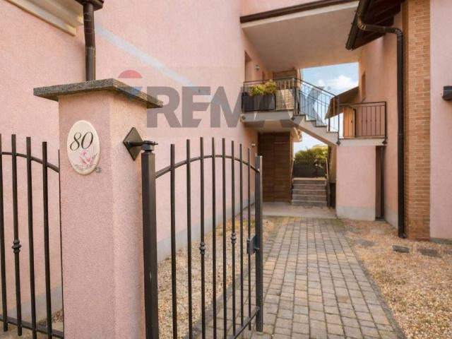 Appartamento in vendita a Carnago, Lombardia