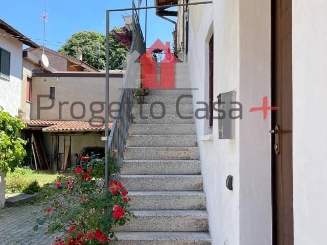 Appartamento in vendita a Carnago, Lombardia