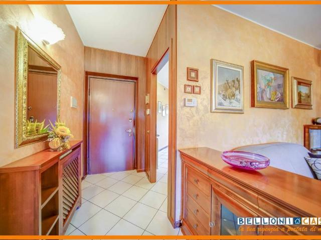 Appartamento in vendita a Carnago, Lombardia