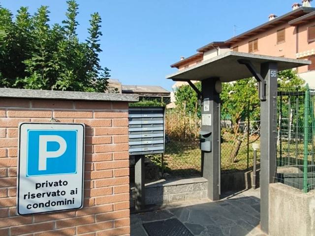 Appartamento in vendita a Carnago, Lombardia