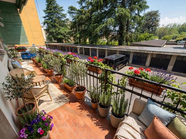 Appartamento in vendita a Carnate, Monza e della Brianza