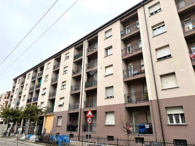 Appartamento in vendita a Carnate, Lombardia