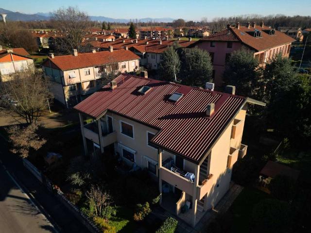 Appartamento in vendita a Carnate, Lombardia