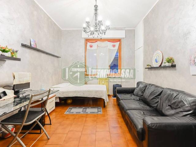 Appartamento in vendita a Carnate, Lombardia