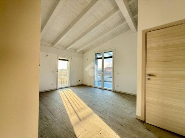 Appartamento in vendita a Carobbio Degli Angeli, Lombardia