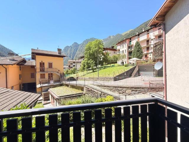 Appartamento in vendita a Comunità Montana della Valle Brembana, Carona
