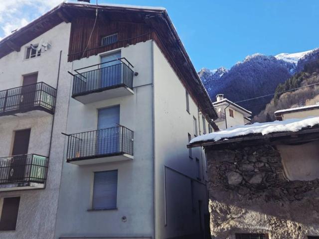 Appartamento in vendita a Comunità Montana della Valle Brembana, Carona