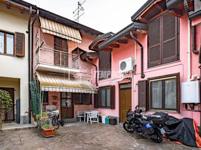 Appartamento in vendita a Cassina Pertusella, Caronno Pertusella