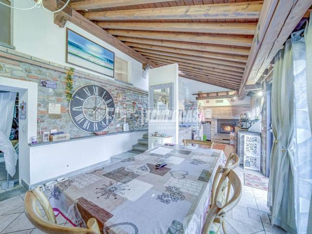 Appartamento in vendita a Caronno Varesino, Lombardia