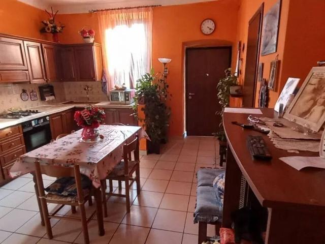 Appartamento in vendita a Travaino, Caronno Varesino