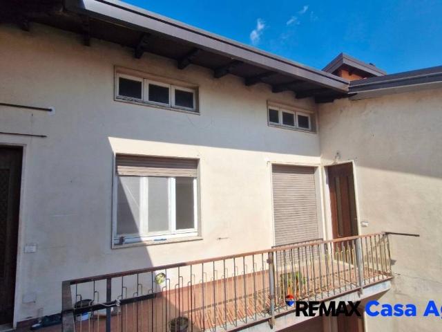 Appartamento in vendita a Travaino, Caronno Varesino
