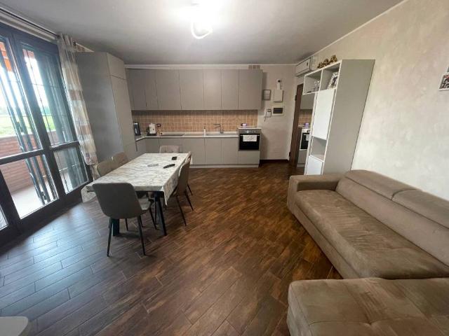 Appartamento in vendita a Carpiano, Lombardia