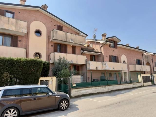 Appartamento in vendita a Carpiano, Lombardia