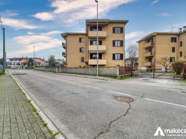 Appartamento in vendita a Carpiano, Lombardia