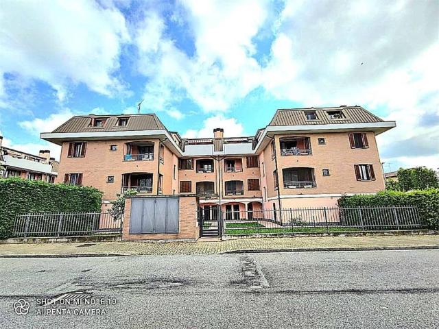 Appartamento in vendita a Carpiano, Lombardia