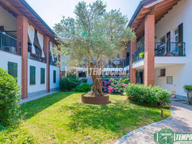 Appartamento in vendita a Carpiano, Lombardia