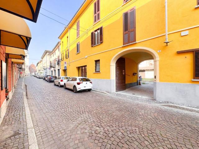 Locale Commerciale in vendita a Piemonte, Novara