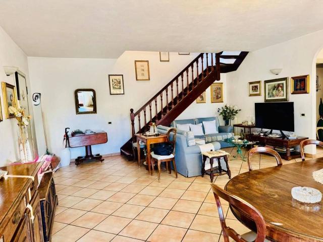 Appartamento in vendita a Carrara, Toscana