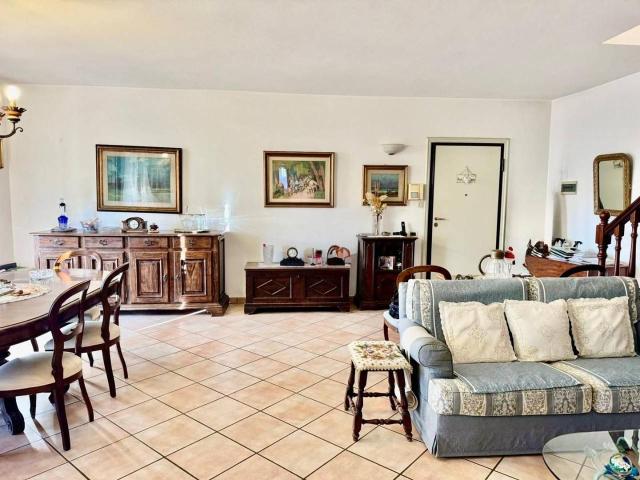 Appartamento in vendita a Carrara, Toscana