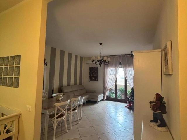 Appartamento in vendita a Marina di Carrara, Carrara