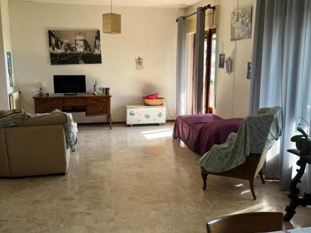 Appartamento in vendita a Carrara, Toscana