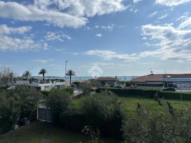 Appartamento in vendita a Carrara, Toscana
