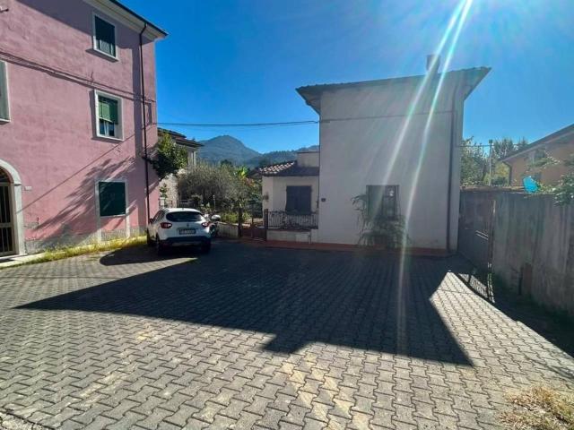 Appartamento in vendita a Fontia, Carrara