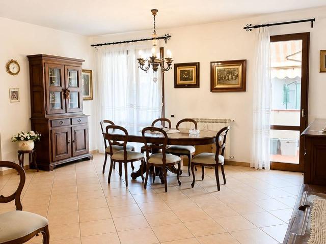 Appartamento in vendita a Carrara, Toscana